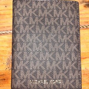 Michael Kors Brown Key Card Holder Sleek Design